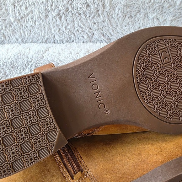 Vionic Rhiannon Cognac Distressed Western Ankle Boots Womens Size 7M Leather NEW - Picture 7 of 8